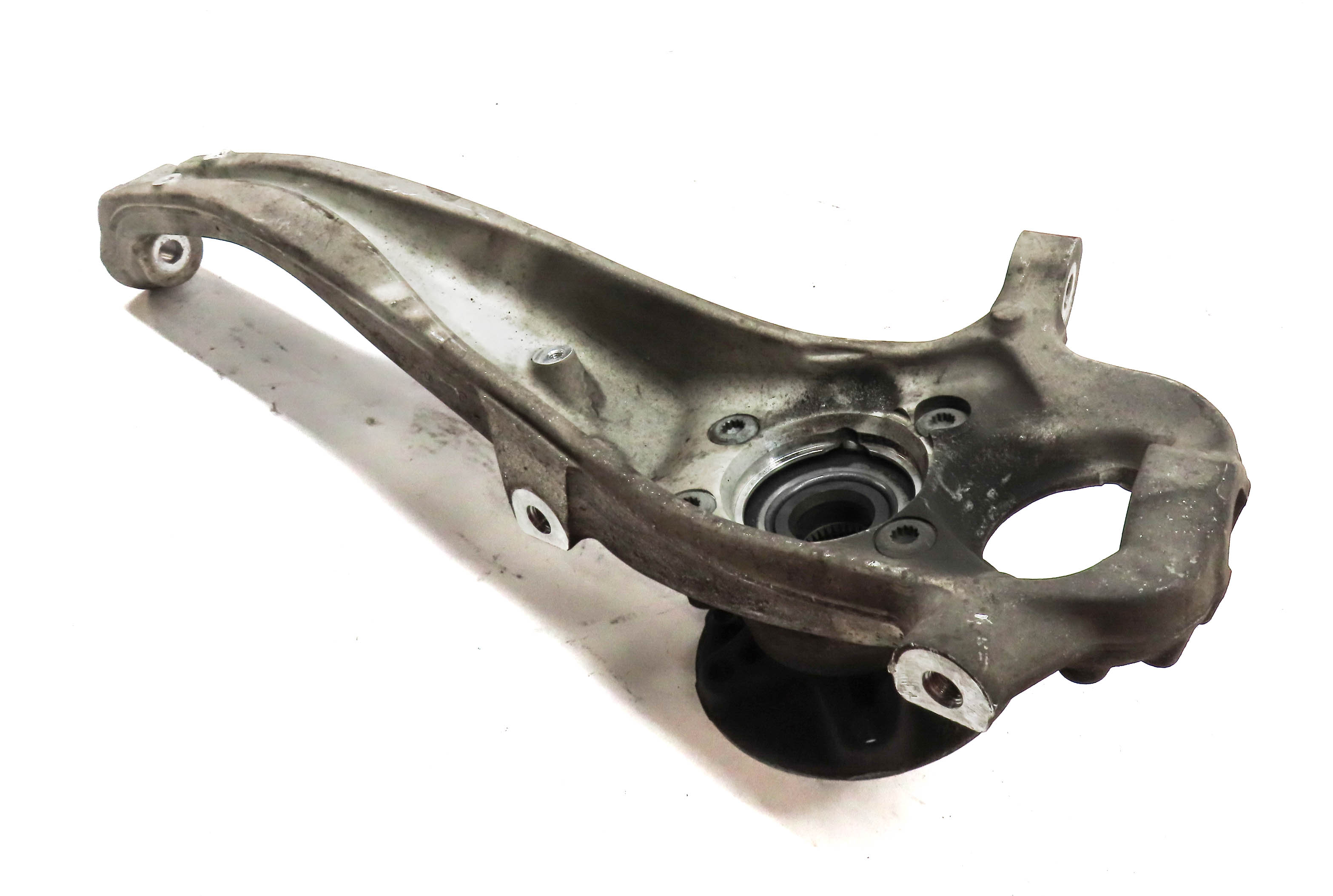 2011-2018 PORSCHE CAYENNE (958) RIGHT FRONT PASSENGER SPINDLE KNUCKLE HUB — exact item pictured